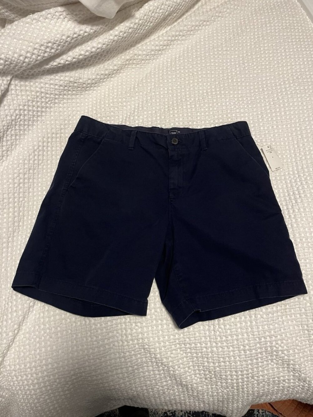 NWT GAP Girlfriend GF Roll Shorts True Indigo mid rise size 8 MSRP $45